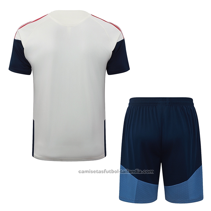 Chandal del Bayern Munich Manga Corta 26/27 Crema - Pantalon Corto